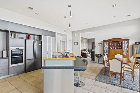 Photo of property in 12 Millennium Hill, Paraparaumu, 5032