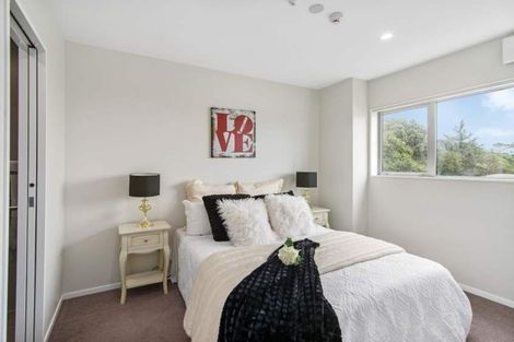 Photo of property in 1/147 Albany Highway, Unsworth Heights, Auckland, 0632