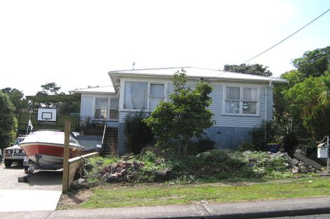 Photo of property in 38 Royal View Road, Te Atatu South, Auckland, 0610