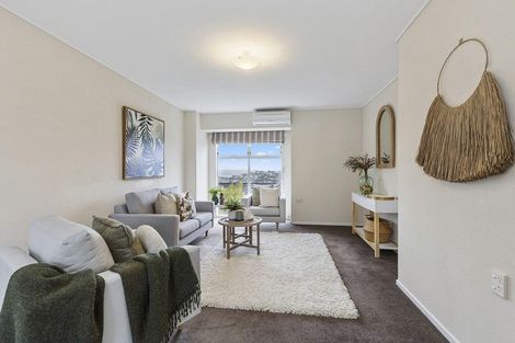 Photo of property in 4 Cobar Close, Maupuia, Wellington, 6022