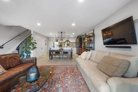 Photo of property in 24 Leneford Drive, East Tamaki, Auckland, 2013