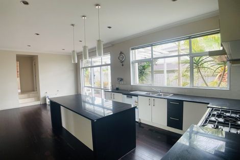 Photo of property in 1 Kenley Heights, Flat Bush, Auckland, 2016