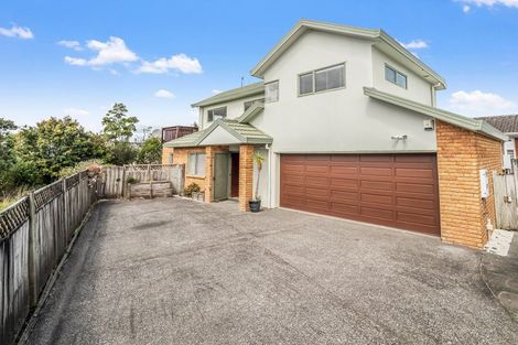Photo of property in 2/267 Glenfield Road, Hillcrest, Auckland, 0627