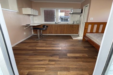 Photo of property in 247a Glenfield Road, Hillcrest, Auckland, 0627