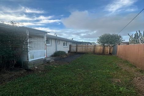 Photo of property in 1/215 Swanson Road, Henderson, Auckland, 0610