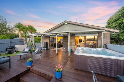 Photo of property in 25 Roband Crescent, Brown Owl, Upper Hutt, 5018