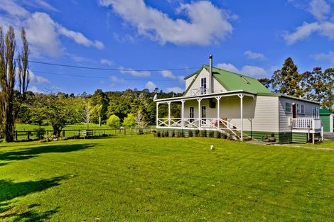 Photo of property in 20 Waitoki Road, Waitoki, Kaukapakapa, 0871
