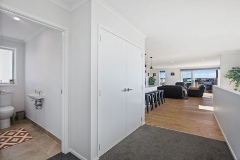 Photo of property in 9 Whata Street, Clarks Beach, 2122