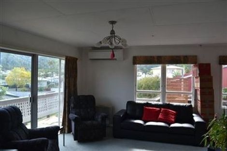 Photo of property in 8 Manurewa Grove, Wainuiomata, Lower Hutt, 5014