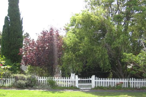 Photo of property in 15 Summer Street, Stanley Point, Auckland, 0624