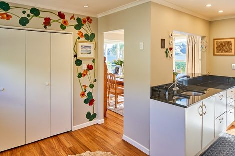 Photo of property in 7 Motukaraka Point, Pauatahanui, Porirua, 5381