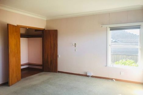 Photo of property in 314 East Coast Road, Forrest Hill, Auckland, 0620