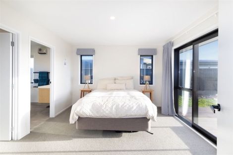 Photo of property in 54 Bronco Drive, Aidanfield, Christchurch, 8025