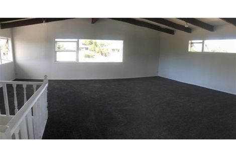 Photo of property in 2/52 College Road, Northcote, Auckland, 0627