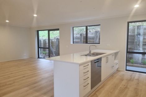 Photo of property in 52 Martingale Drive, Whitby, Porirua, 5024