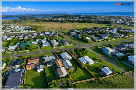 Photo of property in 13 Dewe Terrace, Foxton Beach, Foxton, 4815