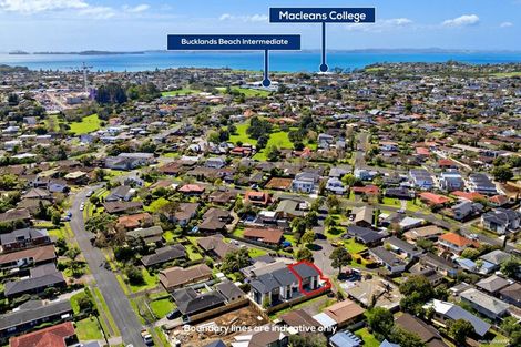 Photo of property in 11a Mimosa Place, Half Moon Bay, Auckland, 2012