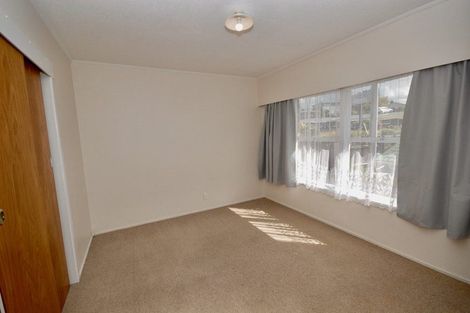 Photo of property in 2/321 Wairau Road, Totara Vale, Auckland, 0627