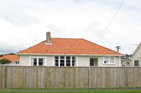 Photo of property in 19 Strange Street, Waitara, 4320