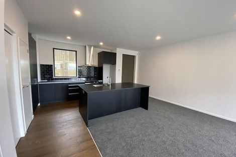 Photo of property in 4/62 Spenmoor Street, Newlands, Wellington, 6037