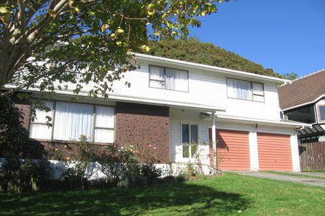 Photo of property in 39 Woodman Drive, Tawa, Wellington, 5028