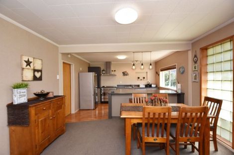 Photo of property in 70 Seaward Road, Edendale, 9825