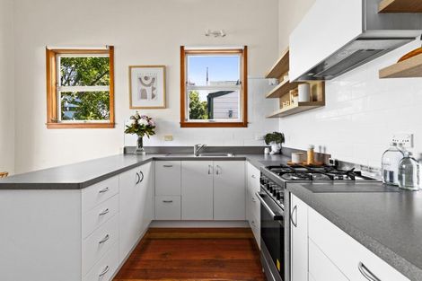 Photo of property in 79 Milton Road, Bluff Hill, Napier, 4110