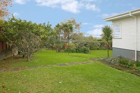 Photo of property in 175 View Road, Sunnyvale, Auckland, 0612