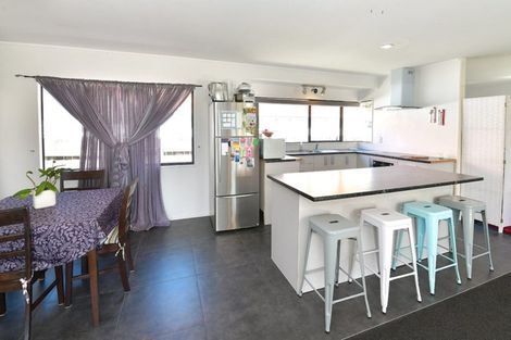 Photo of property in 2/117 Parkhurst Road, Parakai, 0830