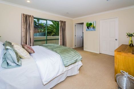Photo of property in 6 Mulroy Place, Pinehill, Auckland, 0632