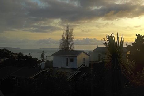 Photo of property in 2/36 Beulah Avenue, Rothesay Bay, Auckland, 0630