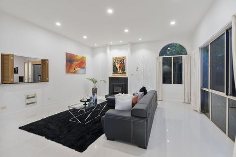Photo of property in 9 Burgundy Park Avenue, Henderson, Auckland, 0612