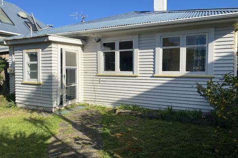 Photo of property in 33 Aperahama Street, Paekakariki, 5034