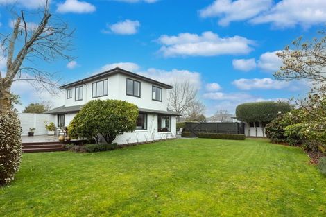 Photo of property in 10 Hadlow Place, Burnside, Christchurch, 8041