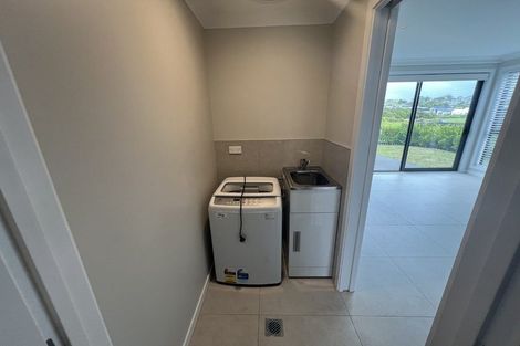 Photo of property in 21 Koura Drive, Red Beach, 0932