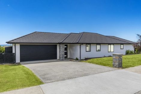 Photo of property in 2 Ruth Craig Place, Stanmore Bay, Whangaparaoa, 0932