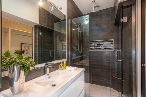 Photo of property in 1/2 Sarabande Avenue, Redwood, Christchurch, 8051