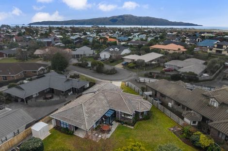 Photo of property in 22 Pinewood Grove, Paraparaumu Beach, Paraparaumu, 5032