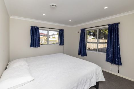 Photo of property in 43 Kaitawa Crescent, Paraparaumu, 5032