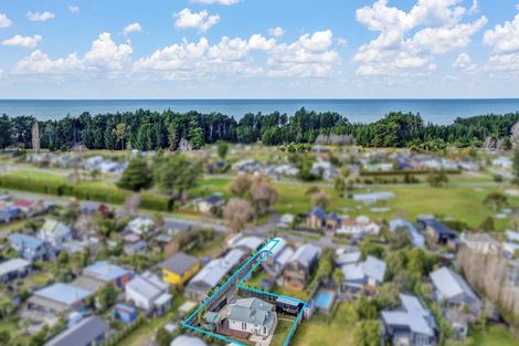 Photo of property in 97b Park Terrace, Waikuku Beach, 7473