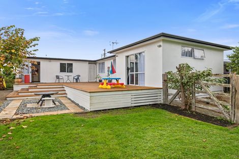 Photo of property in 26 Robinson Avenue, Holdens Bay, Rotorua, 3010
