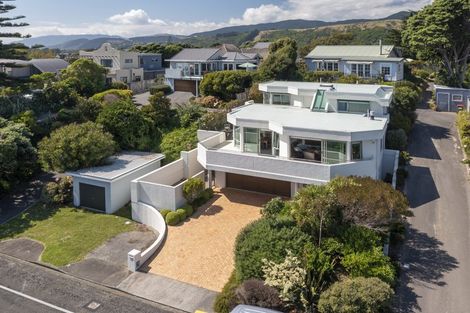 Photo of property in 32 Rosetta Road, Raumati South, Paraparaumu, 5032