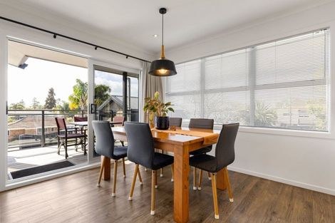 Photo of property in 32 Marnane Terrace, St Andrews, Hamilton, 3200