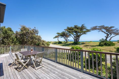 Photo of property in 2 Kitchener Street, Te Horo Beach, Otaki, 5581