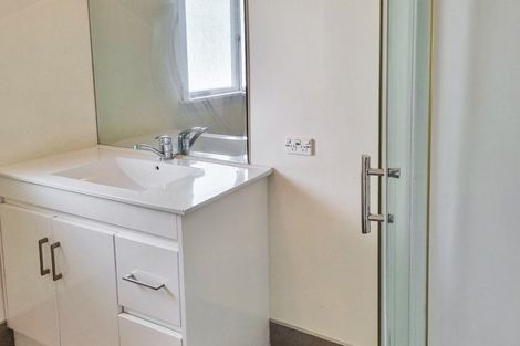 Photo of property in 37 Chatsworth Crescent, Pakuranga Heights, Auckland, 2010