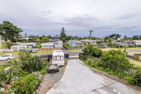 Photo of property in 72 Park Avenue, Waitarere Beach, Levin, 5510