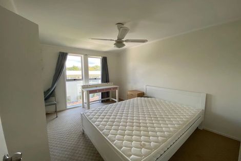 Photo of property in 6 Barlow Place, Chatswood, Auckland, 0626