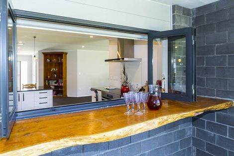 Photo of property in 17 Gilruth Road, Wallaceville, Upper Hutt, 5018