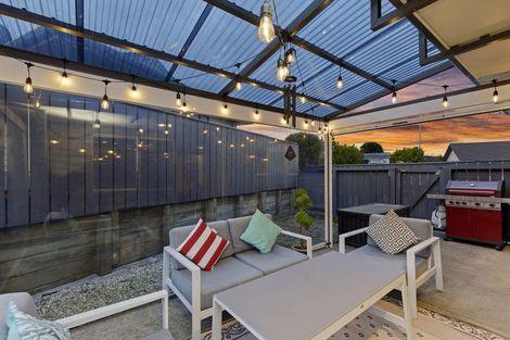 Photo of property in 20 Ronald Scott Grove, Riverstone Terraces, Upper Hutt, 5018