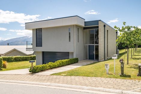 Photo of property in 5 Bovett Place, Wanaka, 9305